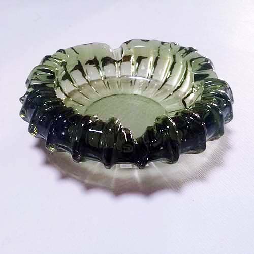 70s Nesting Ashtrays Glass Avocado Green The Remix Vintage Fashion