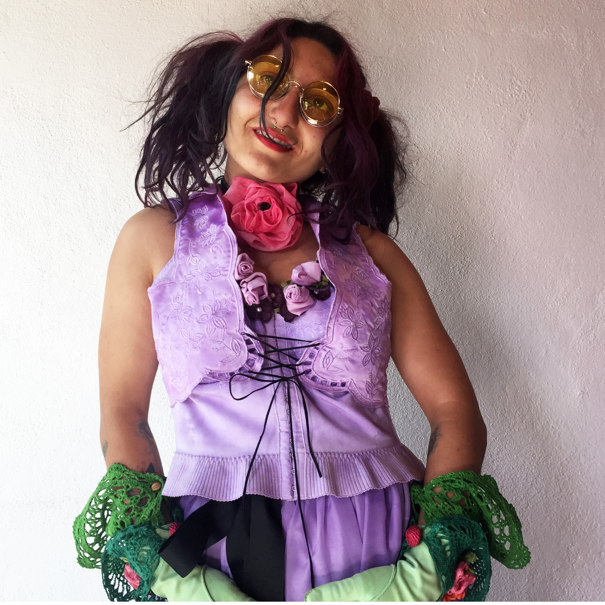 model-bustier-gloves.jpg